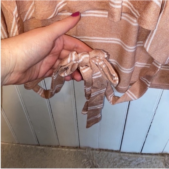 Lumiere Urban Outfitters Top Peach White Stripes Size M - Picture 8 of 9